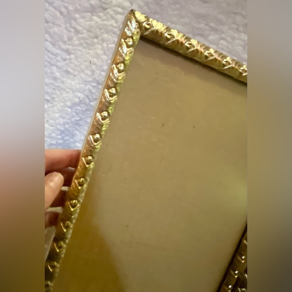 🔥Vintage Dual Hinged Gold Tone Metal Picture Frame 8x10🔥 Rare Find - Picture 4 of 5